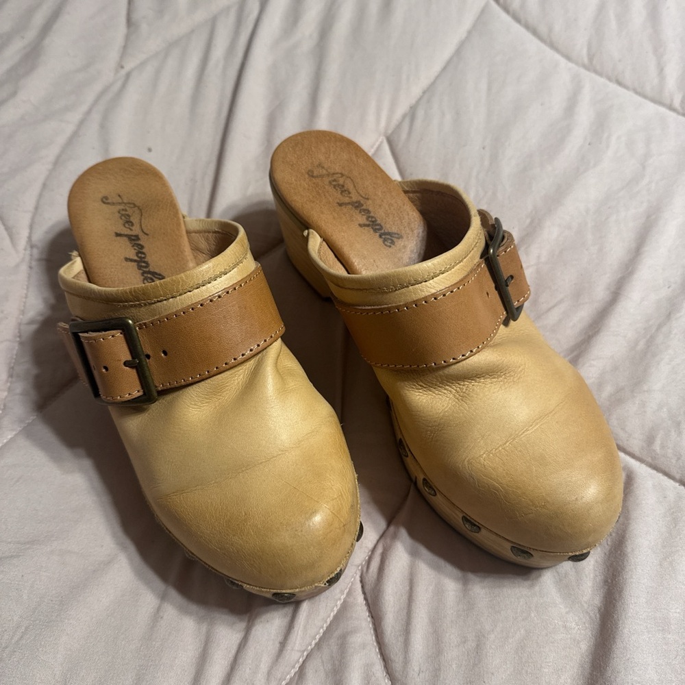 Tan Free People clogs. Worn only 1 time.